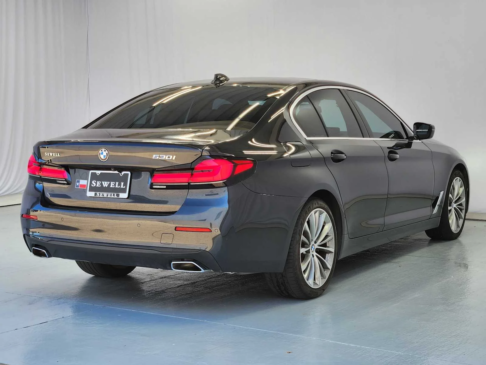 Used 2023 Dark Graphite Metallic BMW 530i image 8