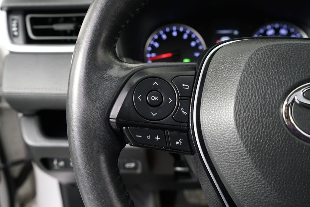 Used 2020 Super White Toyota XLE image 33