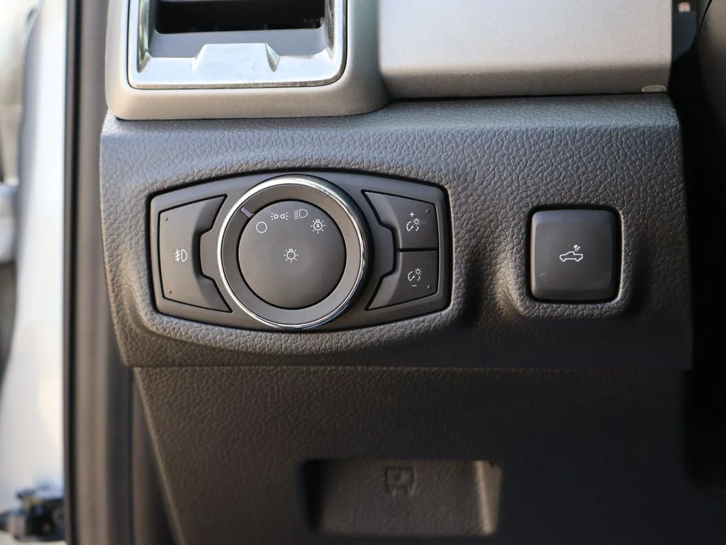 Used 2023 Silver Ford XLT image 38