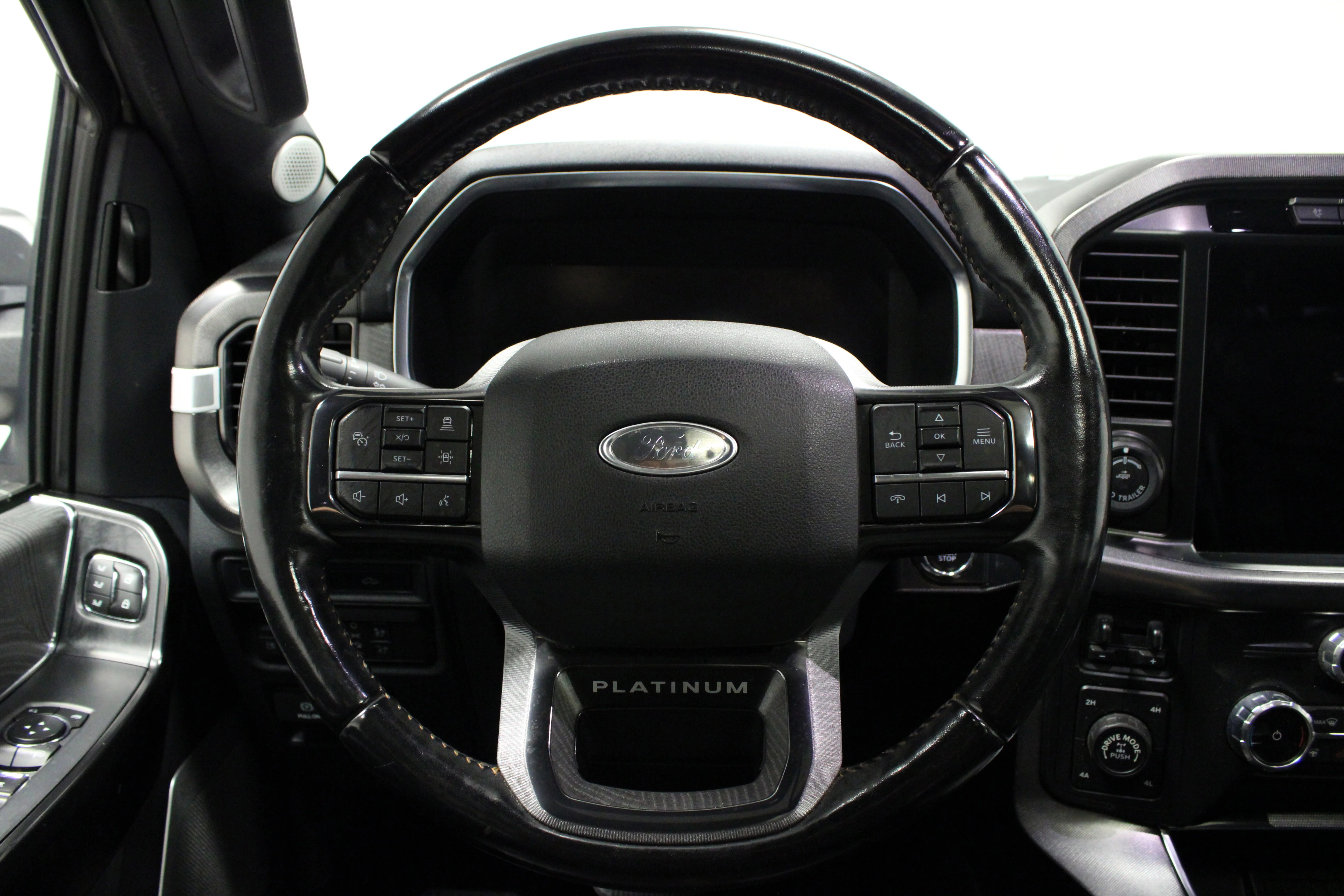 Used 2022 Star White Metallic Tri-Coat Ford Platinum image 24
