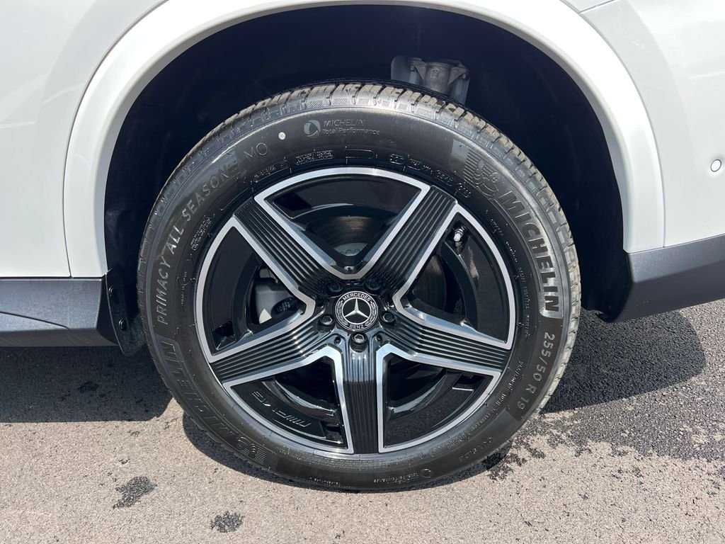 New 2026 Polar White Mercedes-Benz GLC 300 image 34
