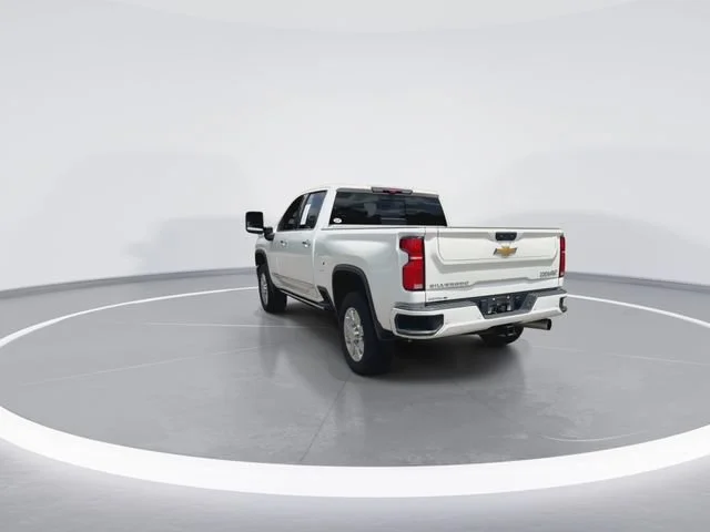 Certified Used 2025 Iridescent Pearl Tricoat Chevrolet High Country image 9