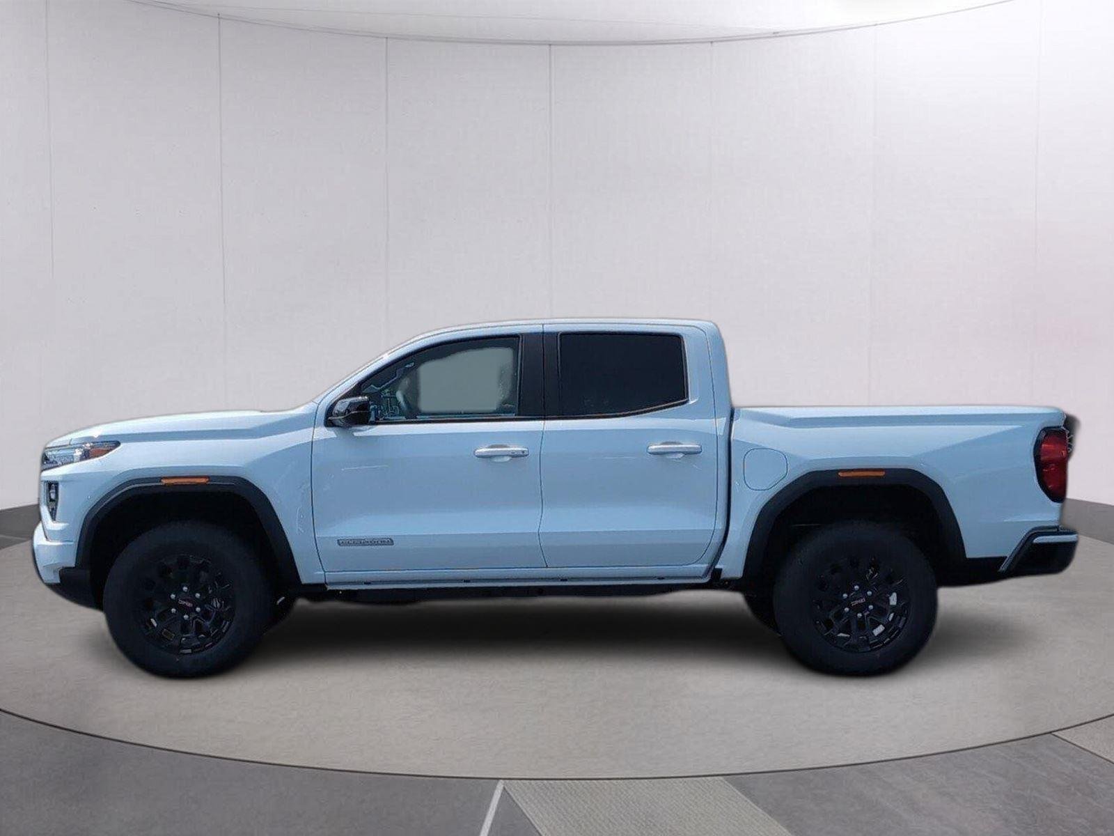 New 2026 Summit White GMC Elevation image 2