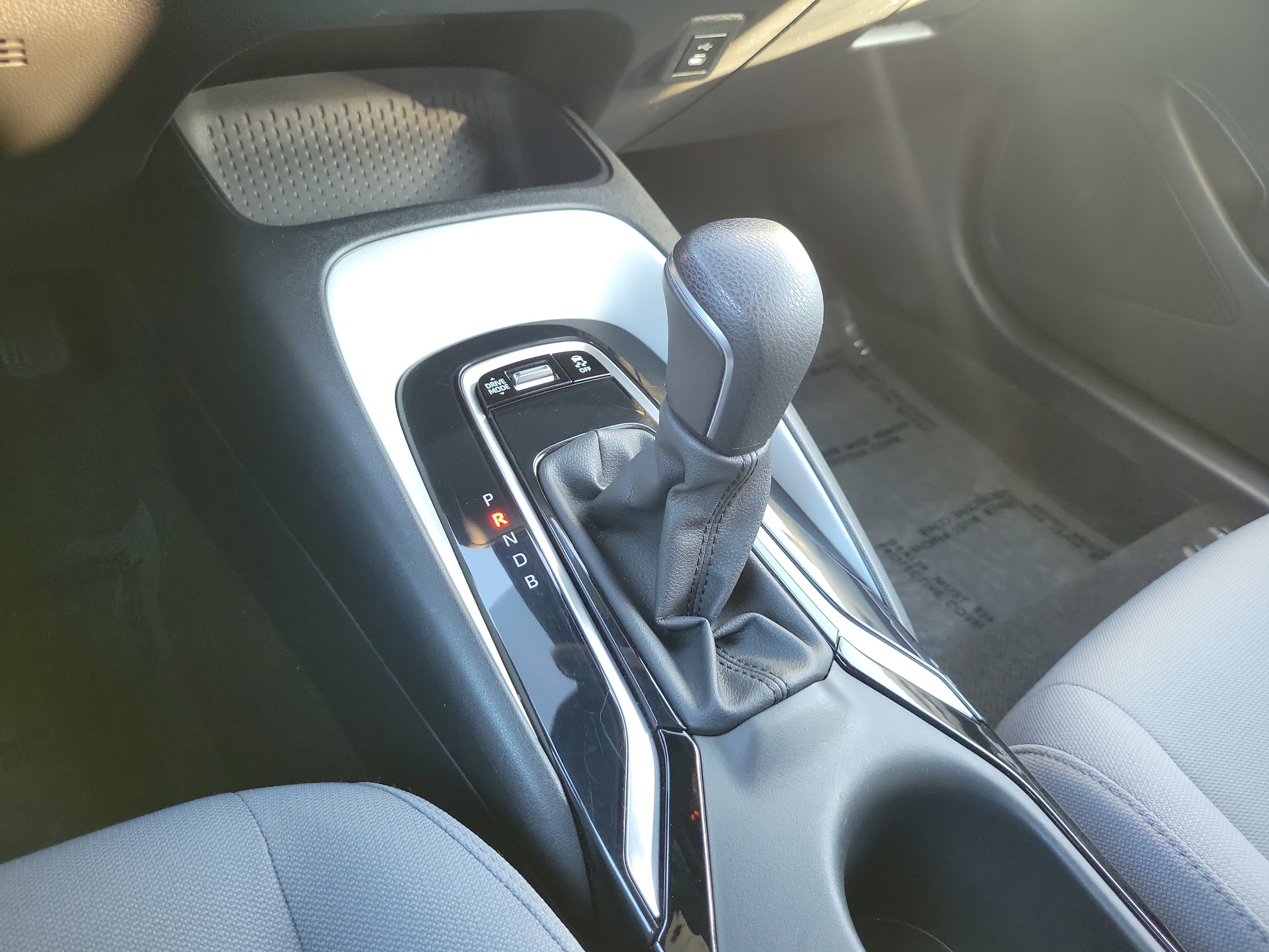 Used 2024 Classic Silver Metallic Toyota SE image 20