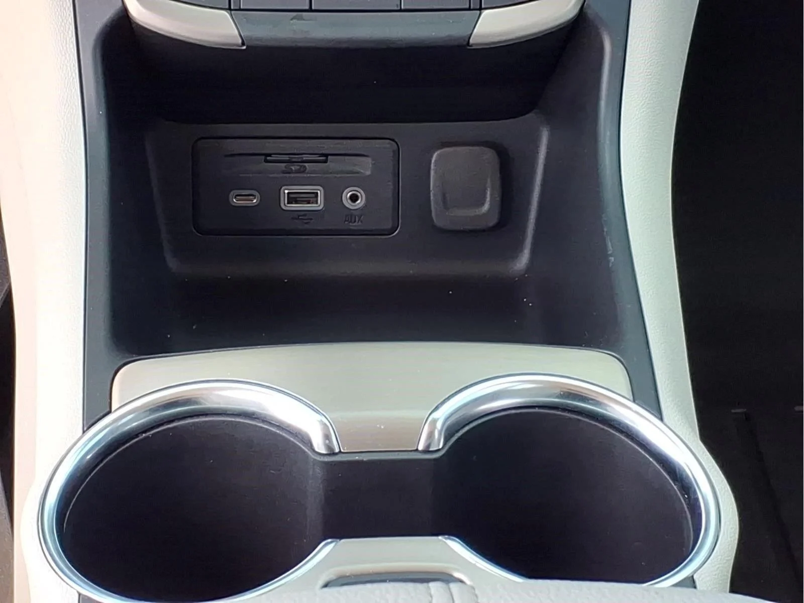 Used 2024 Summit White GMC Denali image 16
