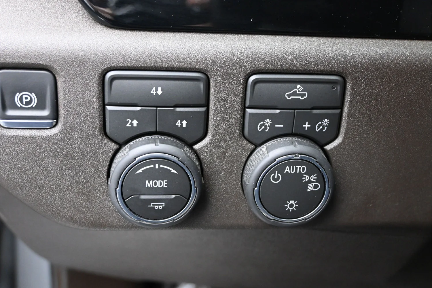 Used 2026 Sterling Gray Metallic Chevrolet LT image 27
