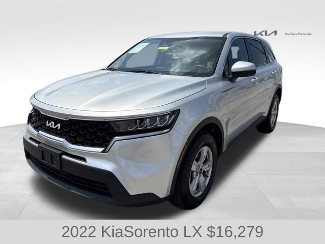 Used 2022 Sparkling Silver Kia LX image 4