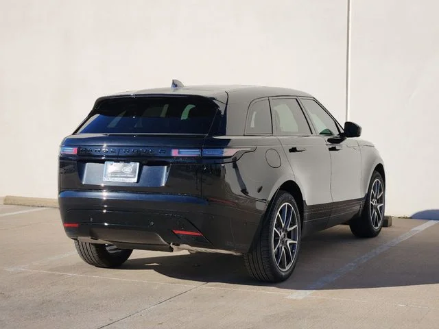 Used 2025 Black Land Rover Dynamic SE image 7