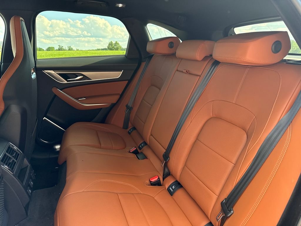 2026 Jaguar F-Pace R-Dynamic S - Photo 14