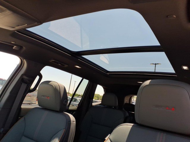 2026 GMC Acadia AT4 - Photo 8