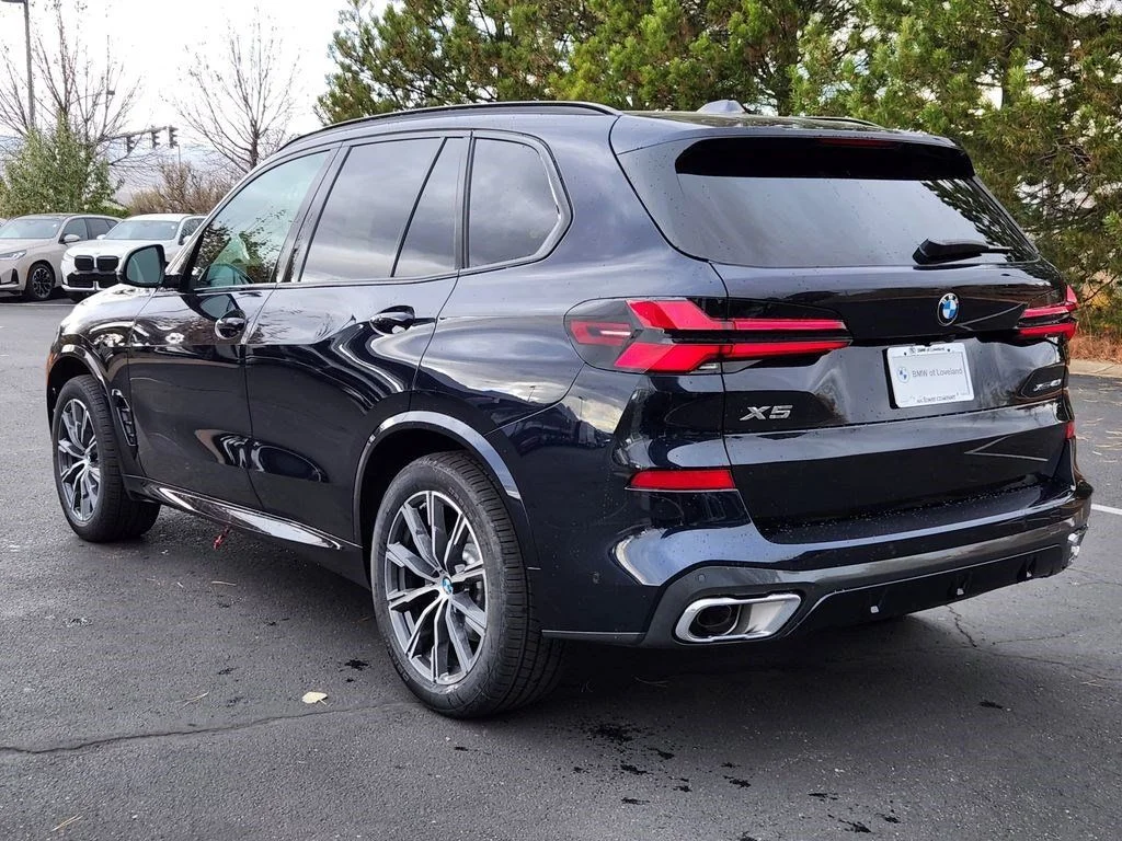 Used 2026 Carbon Black Metallic BMW xDrive40i image 3