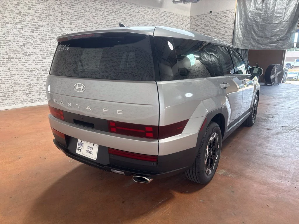 New 2027 Shimmering Silver Hyundai SE image 7