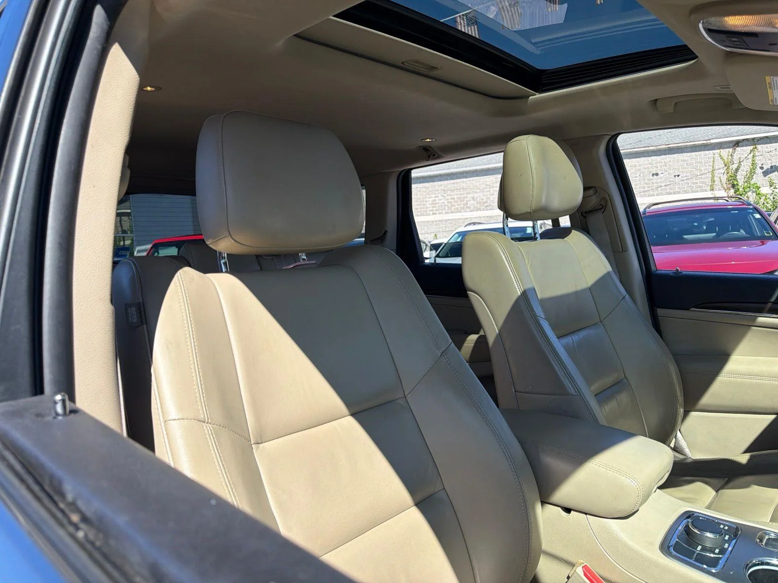 Used 2018 White Jeep Limited image 13