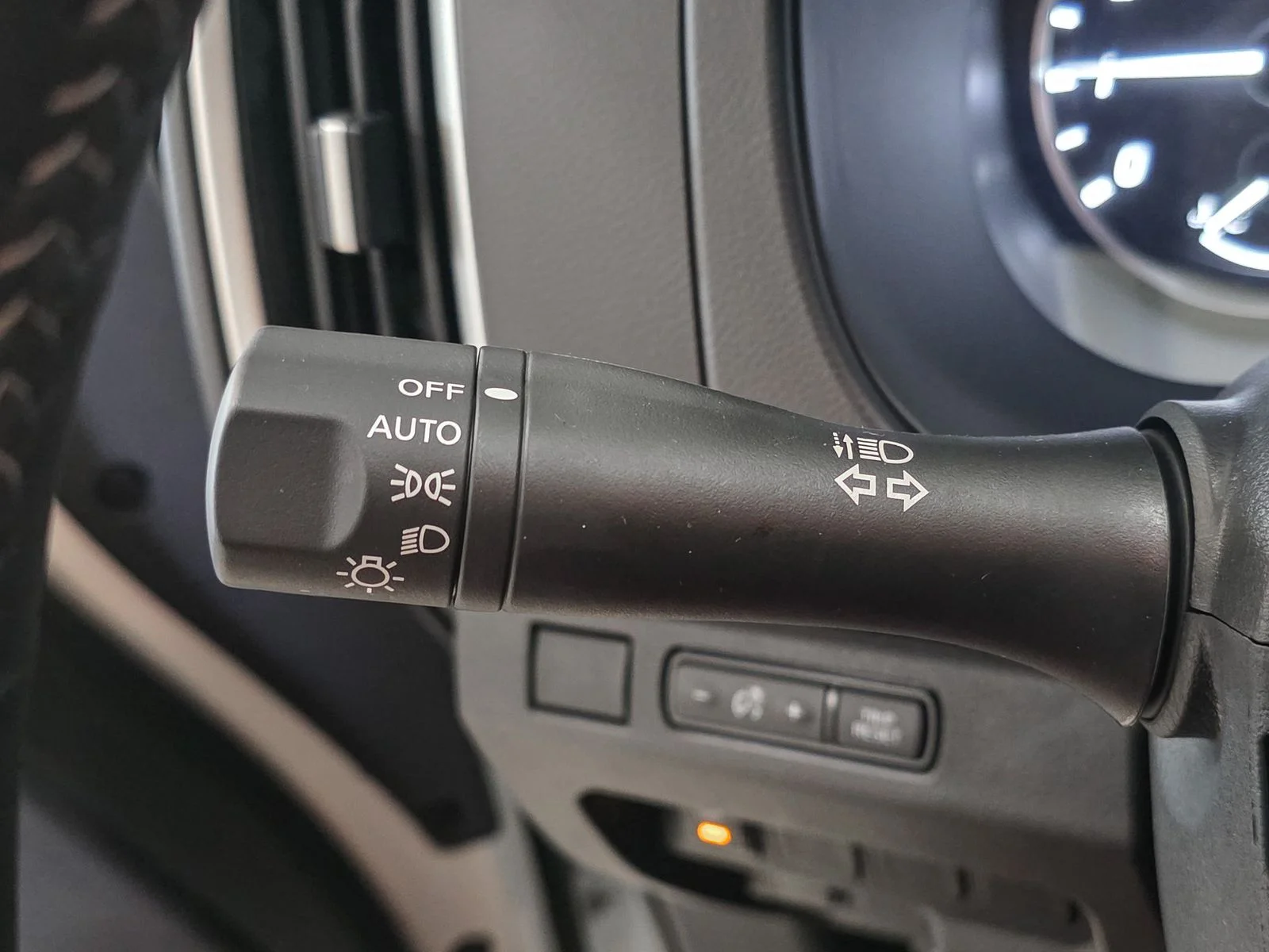 2026 Nissan Frontier SV - Photo 36