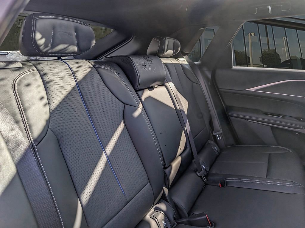 2025 Cadillac LYRIQ Sport 1 - Photo 13