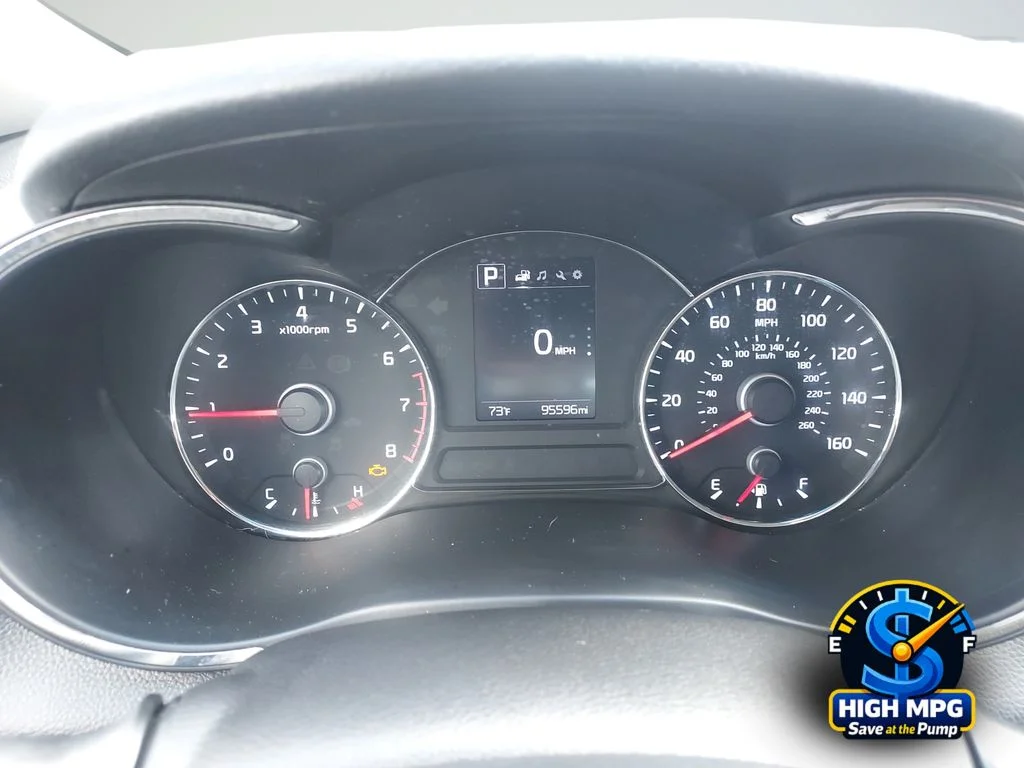 Used 2017 Black Kia S image 23