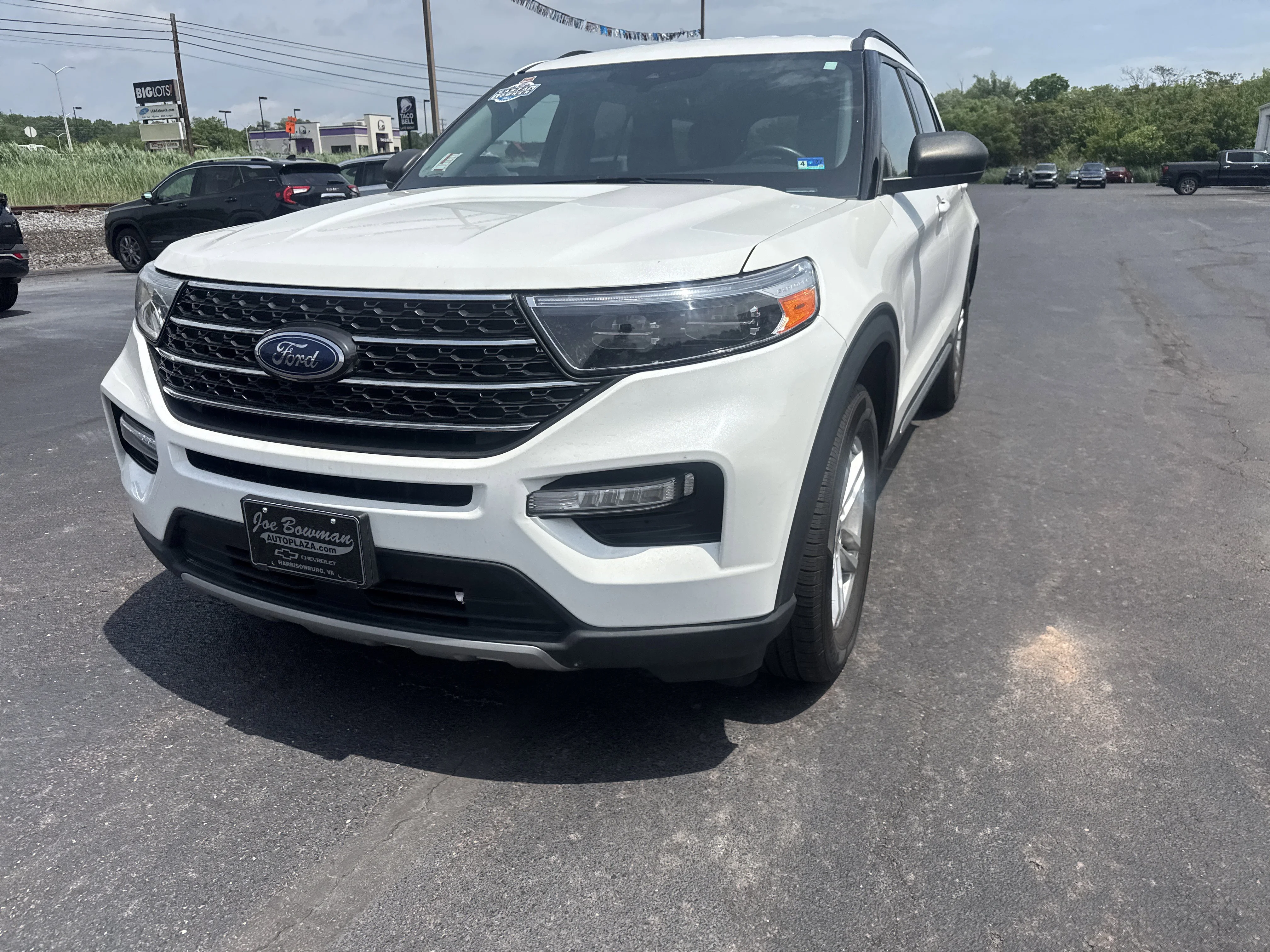 Used 2023 Star White Metallic Tri-Coat Ford XLT image 10