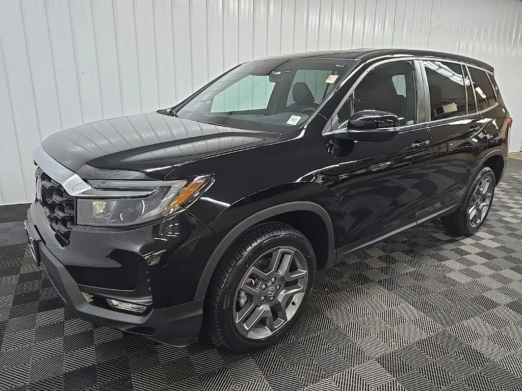 Used 2023 Black Honda EX-L image 8
