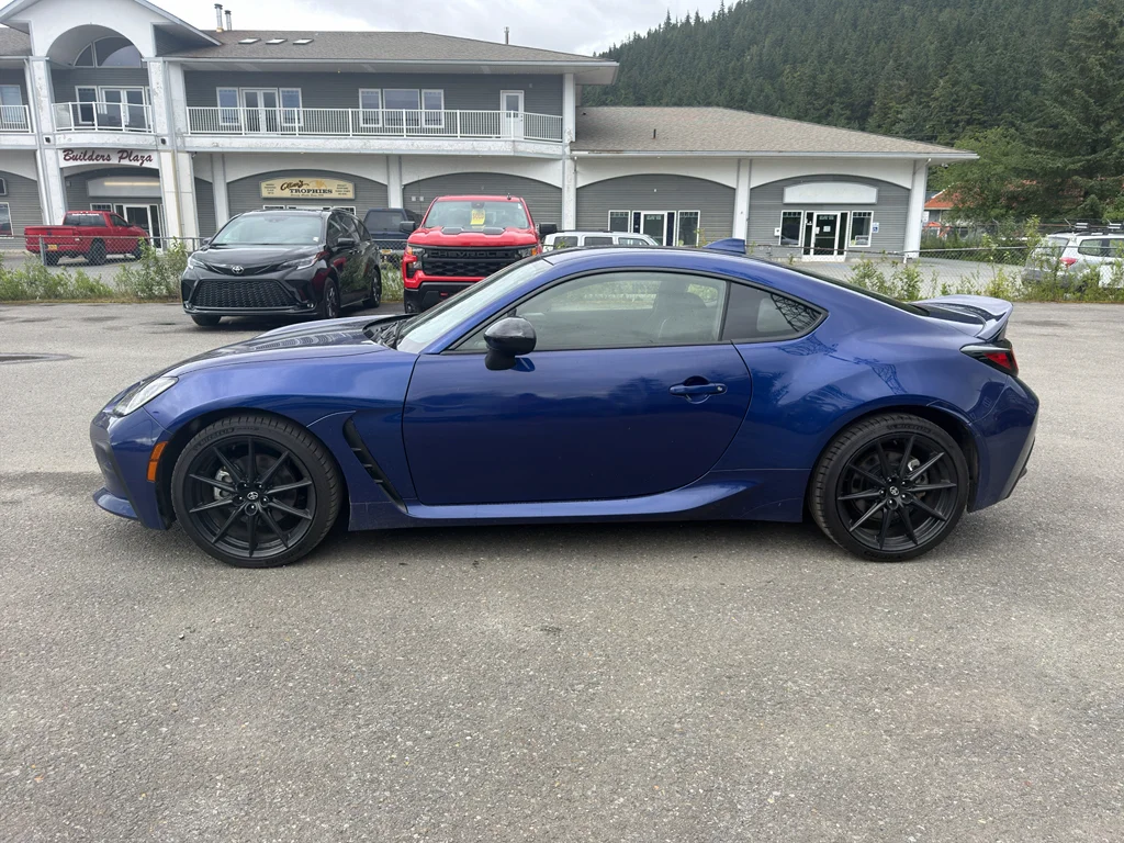 Used 2023 Trueno Blue Toyota Premium image 6