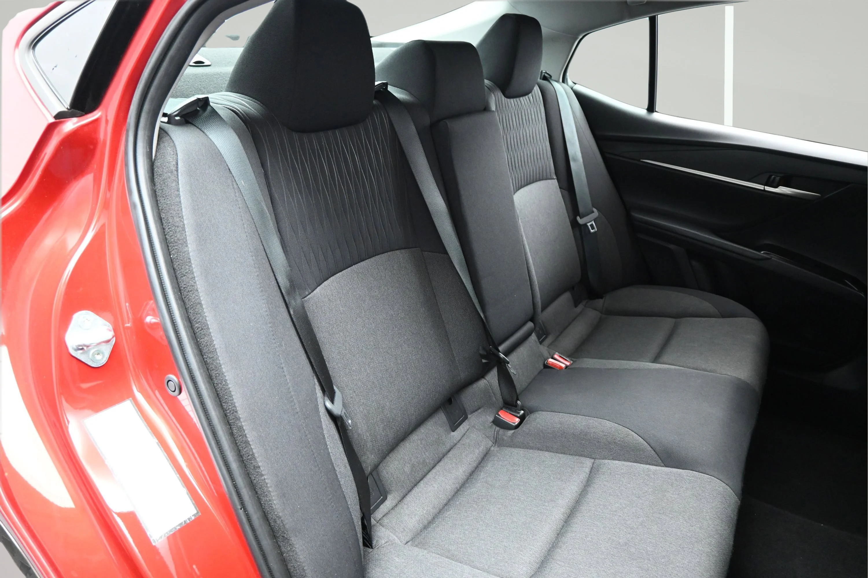 2025 Toyota Camry LE - Photo 13