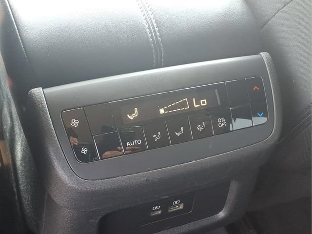 Used 2024  Nissan SV image 19