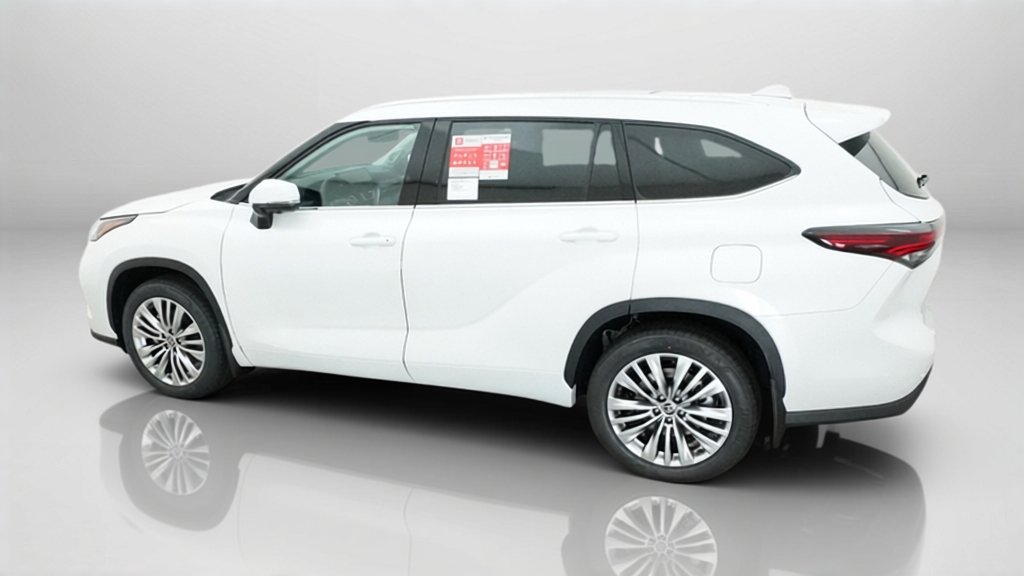 New 2026 Wind Chill Pearl Toyota Platinum image 15