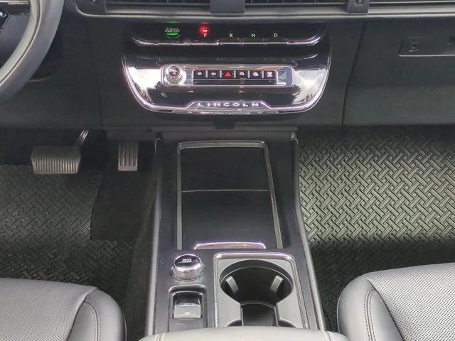 Used 2023 Blue Lincoln Reserve image 18