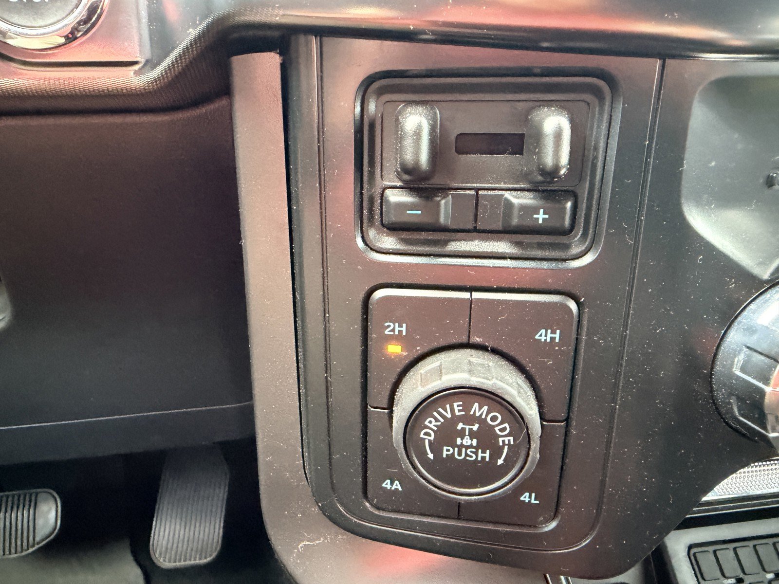 Used 2025 White Ford Lariat image 17
