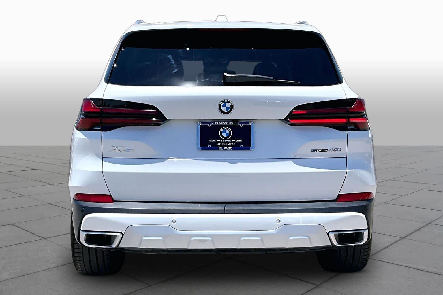 Used 2025 Mineral White Metallic BMW sDrive40i image 4