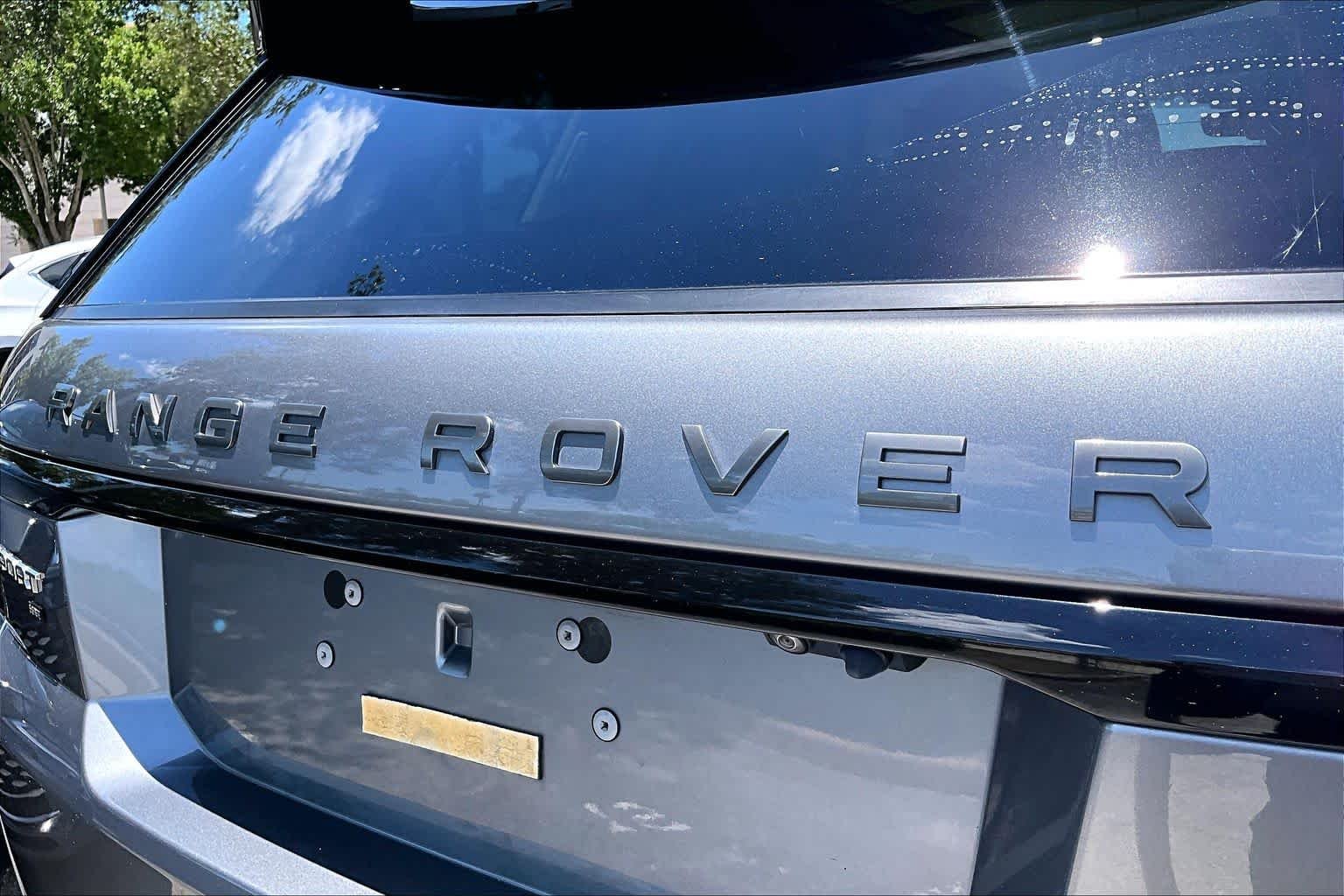 Used 2022 Ethereal Frost Silver Land Rover HSE Silver Edition image 31