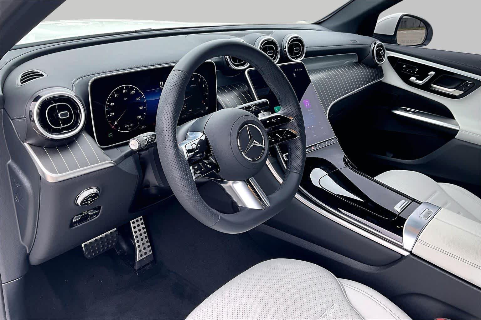 Used 2026 Polar White Mercedes-Benz GLC 300 image 18