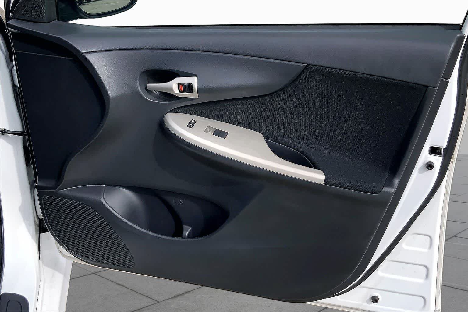 Used 2011 Super White Toyota S image 21