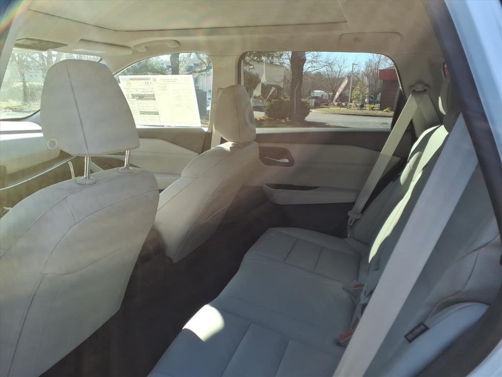 New 2026 Everest White Pearl TriCoat Nissan Dark Armor™ image 22