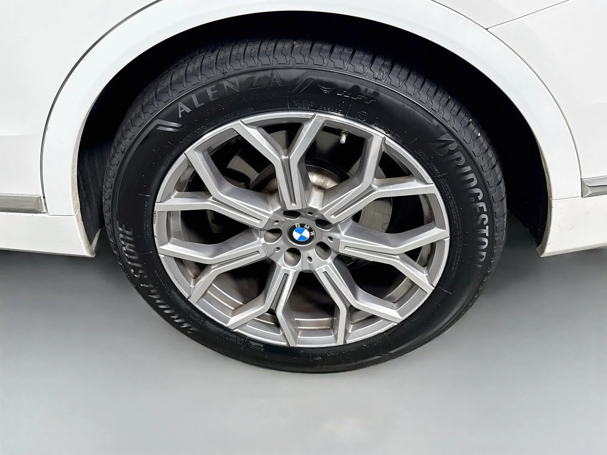 Used 2021 Alpine White BMW xDrive40i image 31
