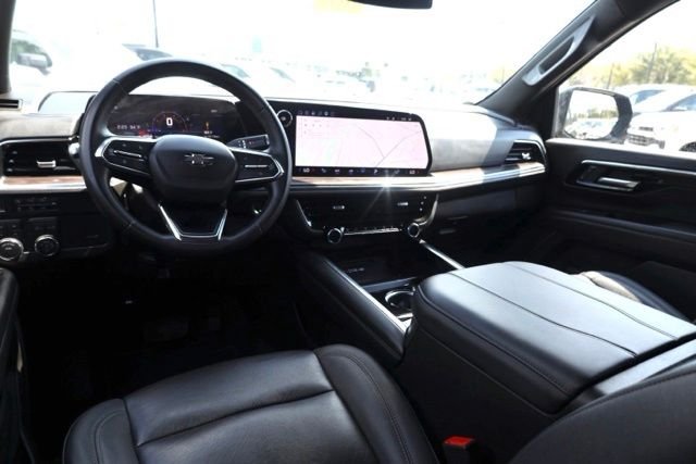 Used 2025 Black Chevrolet Z71 image 30