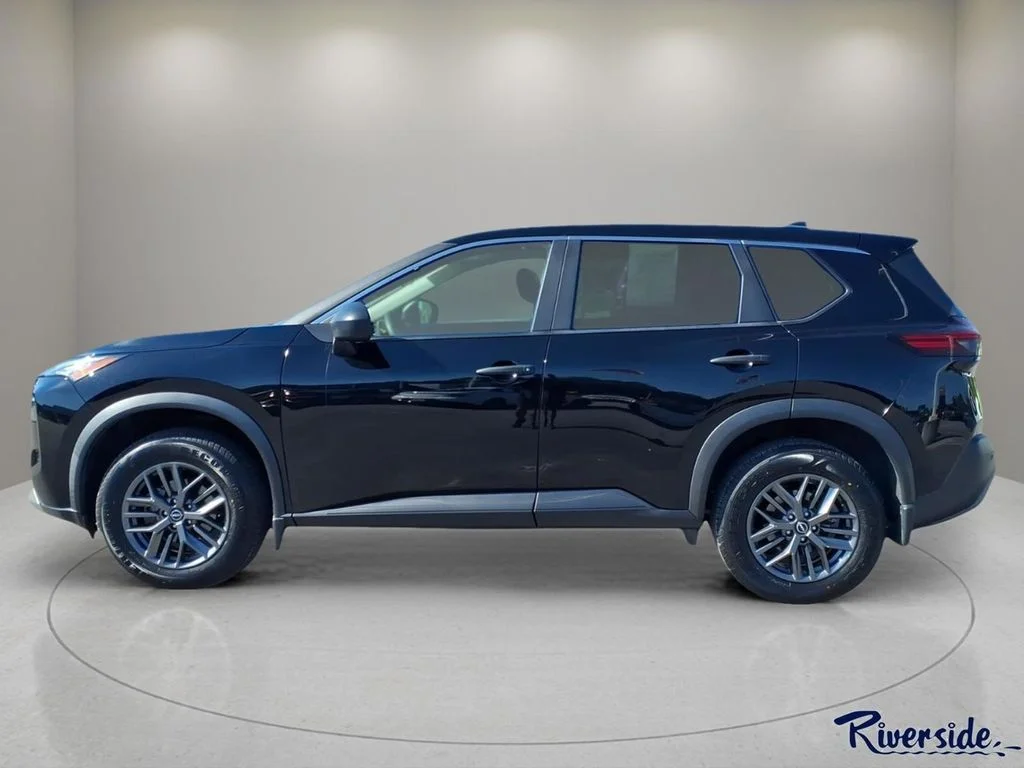 Used 2023 Black Nissan S image 5