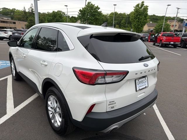 Used 2022 White Ford SE image 5