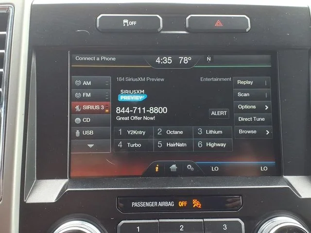 Used 2015 White Ford Lariat image 29