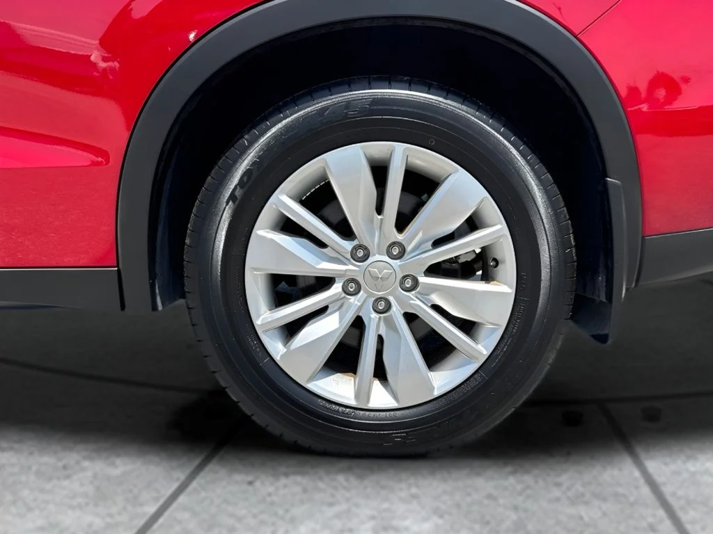 Used 2025 Red Mitsubishi ES image 31