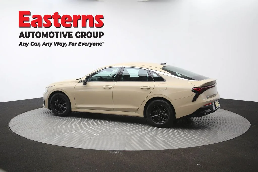 Used 2025 Red Kia LXS image 65