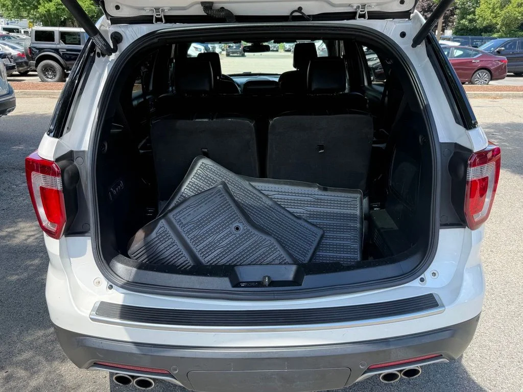 Used 2019 White Ford Platinum image 31