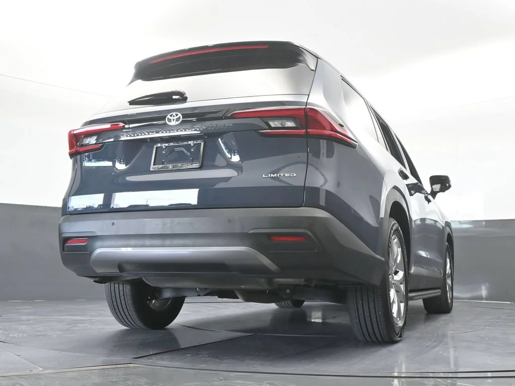 Used 2025 Cloud Toyota Limited image 67