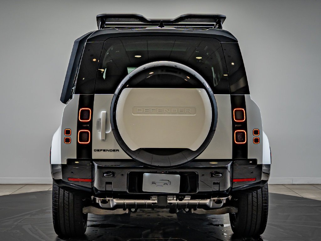 New 2026 Fuji White Land Rover X-Dynamic SE image 10