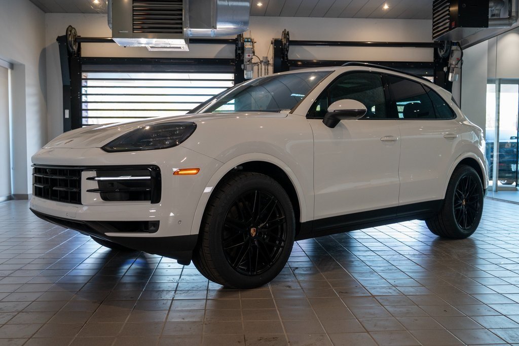 2025 Porsche Cayenne Base