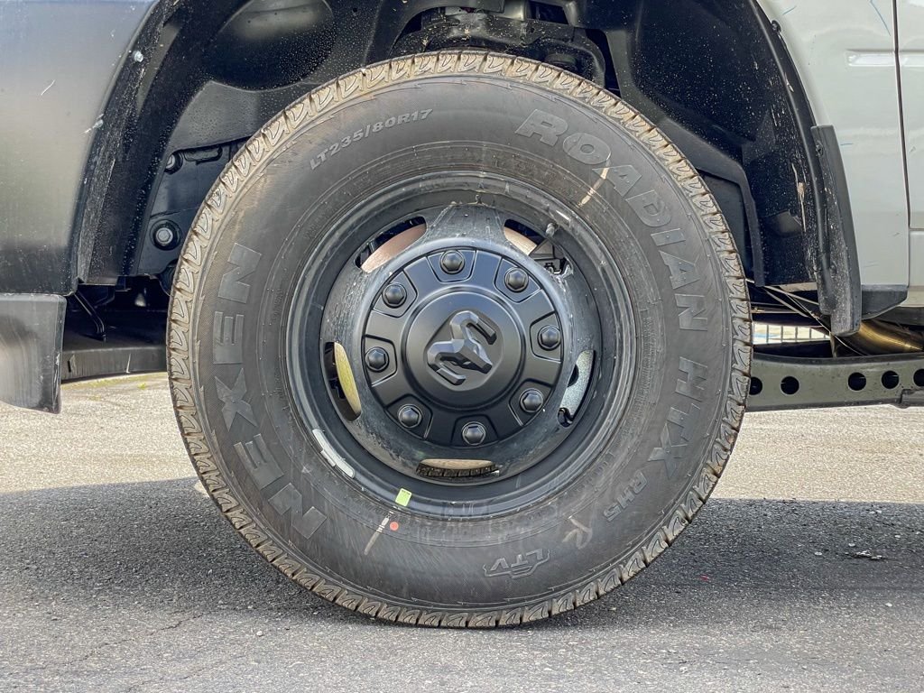 2025 RAM 3500 Chassis Tradesman - Photo 11