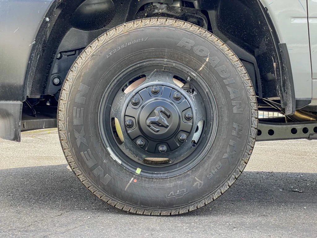 2025 RAM 3500 Chassis Tradesman - Photo 11