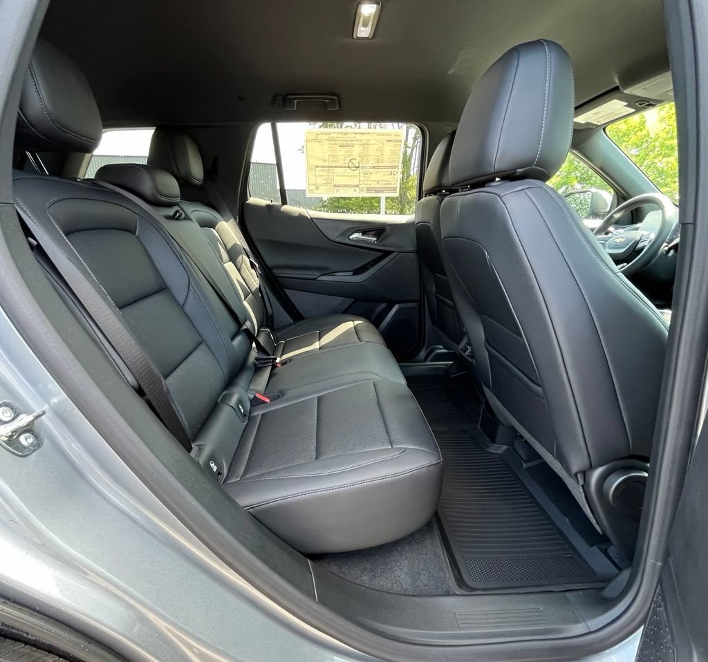 2027 Chevrolet Equinox LT - Photo 17