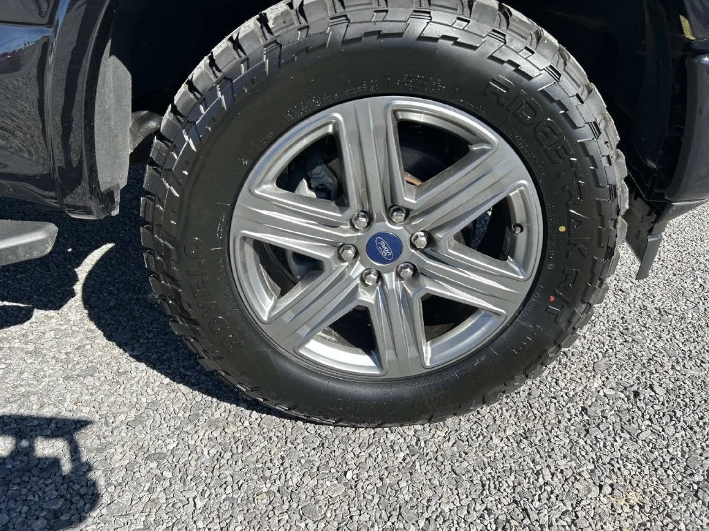 Used 2019 Black Ford XLT image 34