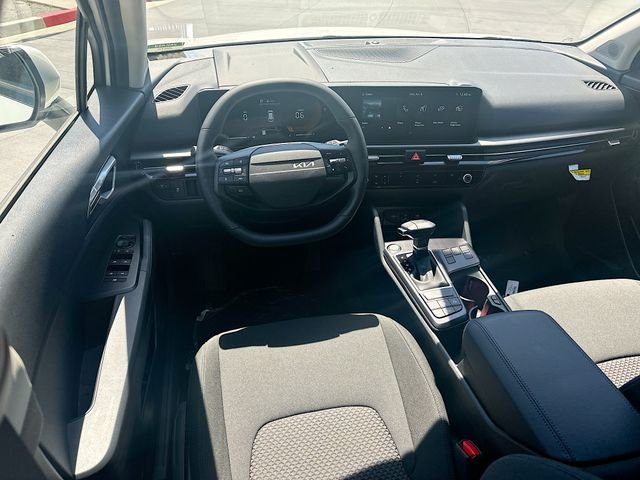 Used 2026 Snow White Pearl Kia LX image 21