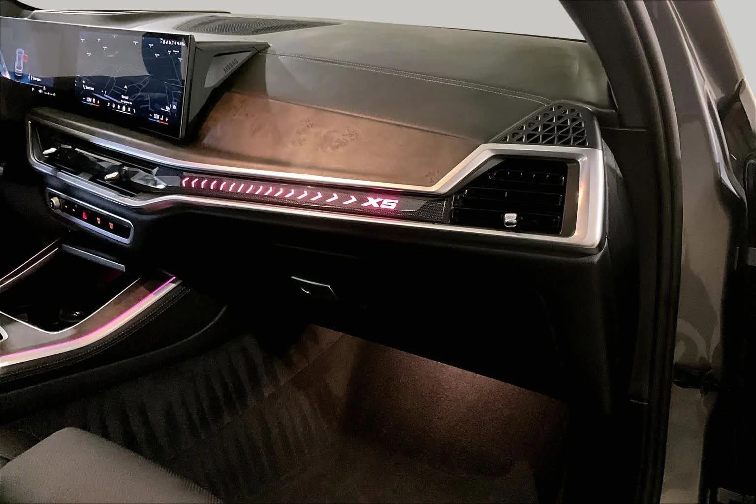 Certified Used 2024 Skyscraper Grey Metallic BMW xDrive40i image 18